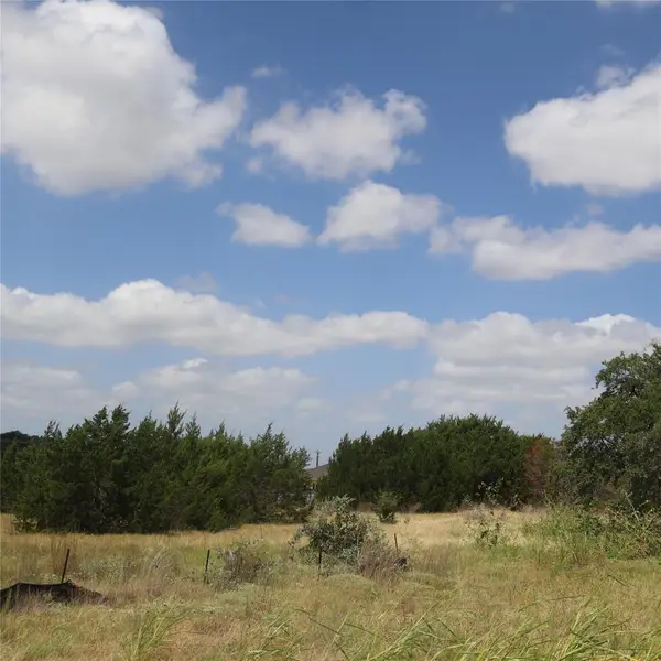 105 Mesones Rd, Florence, TX 76527