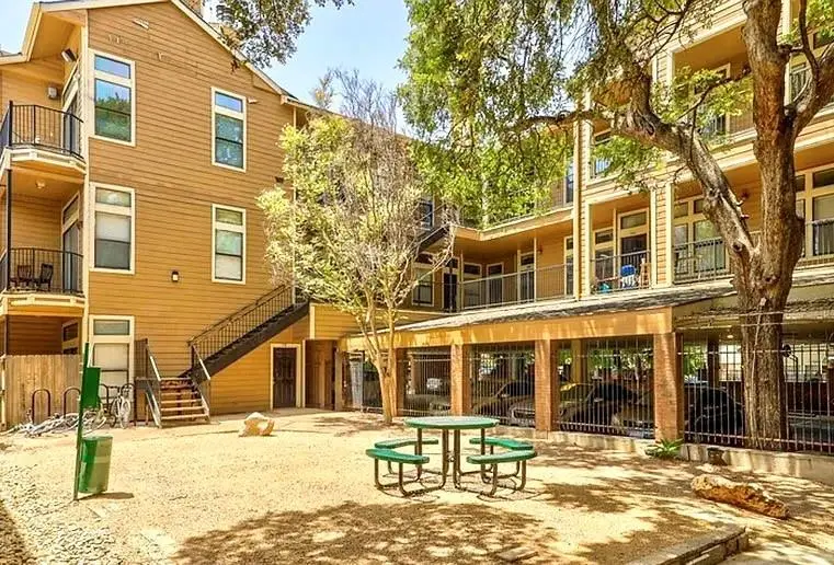 2802 Nueces St #211, Austin, TX 78705 - Image #2