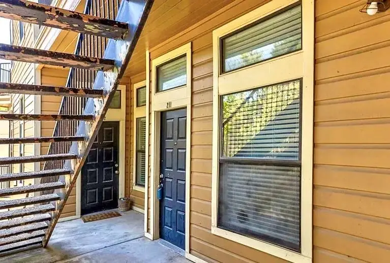 2802 Nueces St #211, Austin, TX 78705 - Image #3