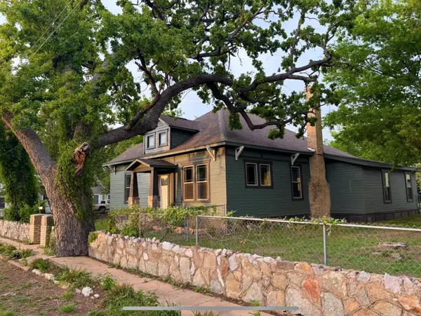 701 S Vandeveer St, Burnet, TX 78611