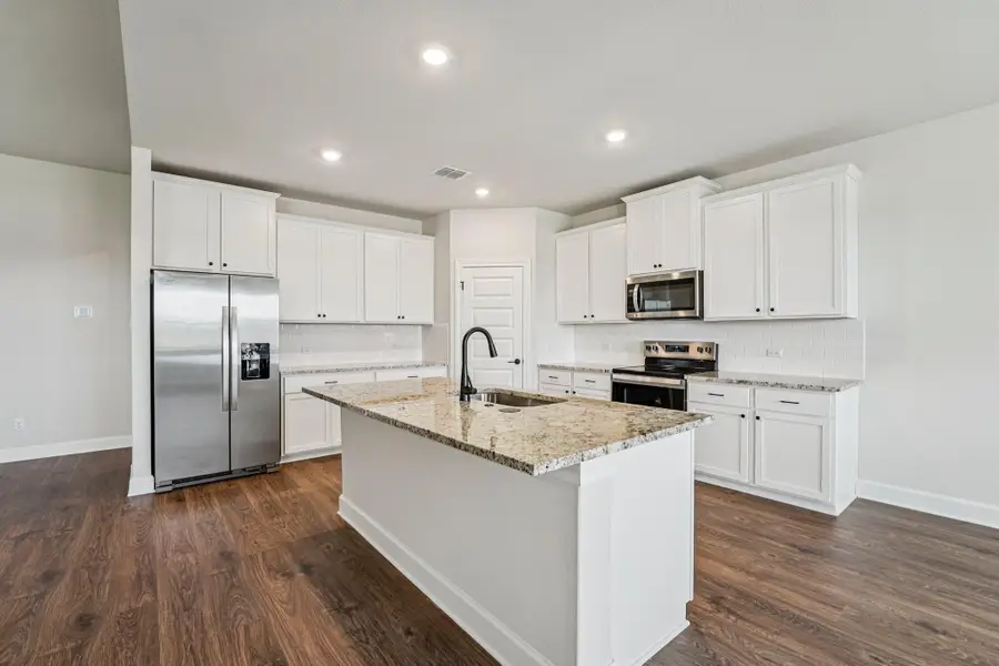 517 W Luna Blue Ln, Jarrell, TX 76537 - #2