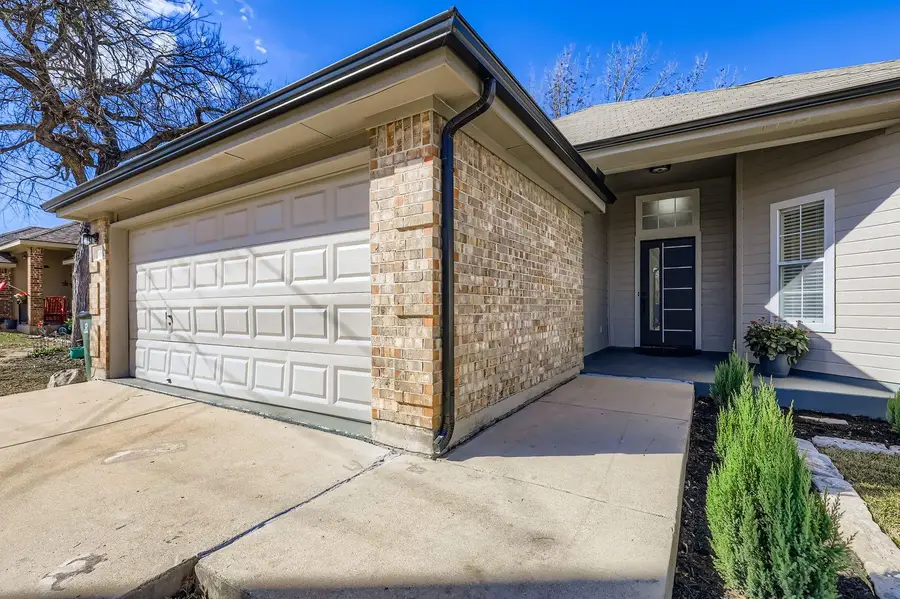 108 Susana Dr, Georgetown, TX 78628 - Image #2