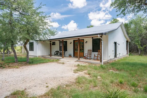 101 Rambling Oaks Dr, Wimberley, TX 78676