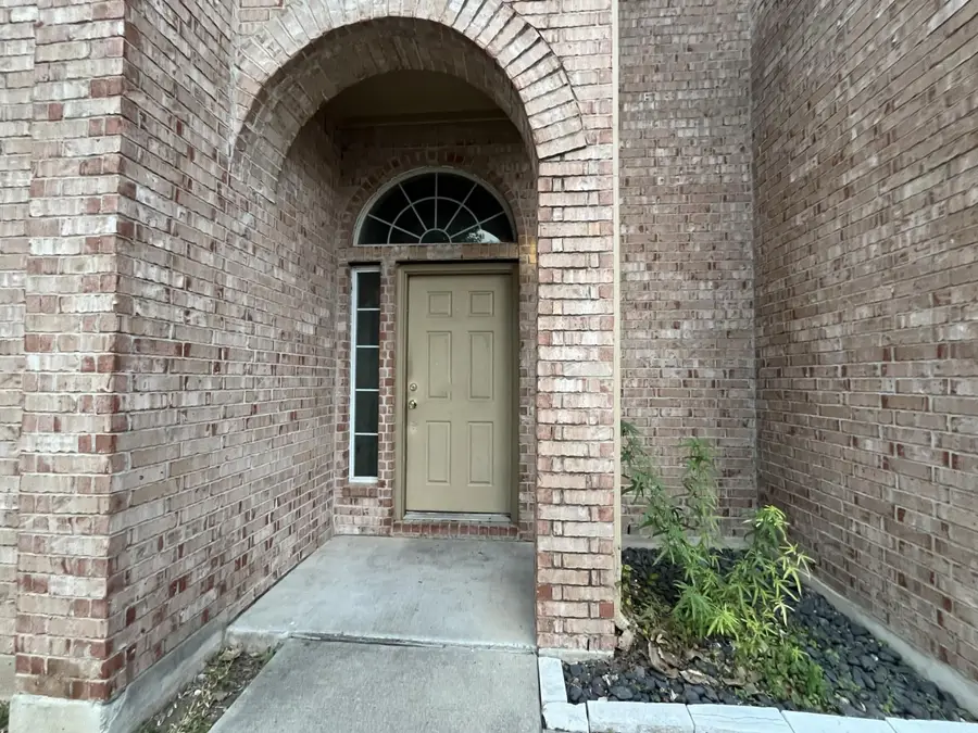 231 Kerley Dr, Hutto, TX 78634 - Image #2