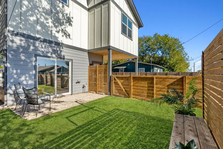 304 Blackson Ave, Austin, TX 78752 - Image #2