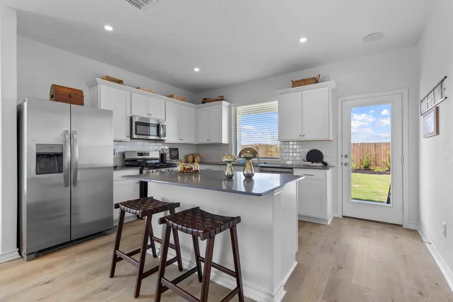 105 Hatari Trl, Jarrell, TX 76537 - #2