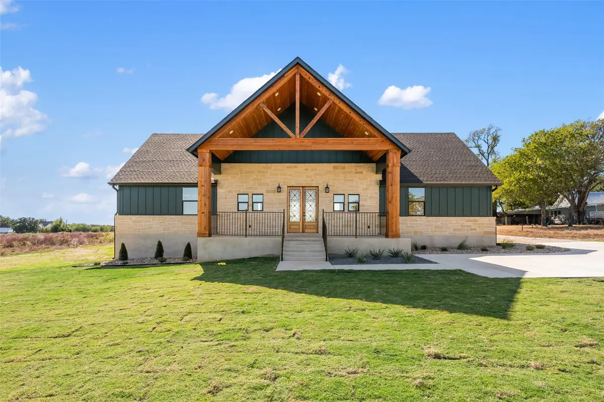 269 Brenham St, McDade, TX 78650 - Image #1