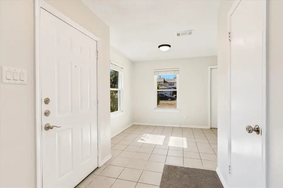 13401 Saddlebrook Trl, Austin, TX 78729 - Image #3