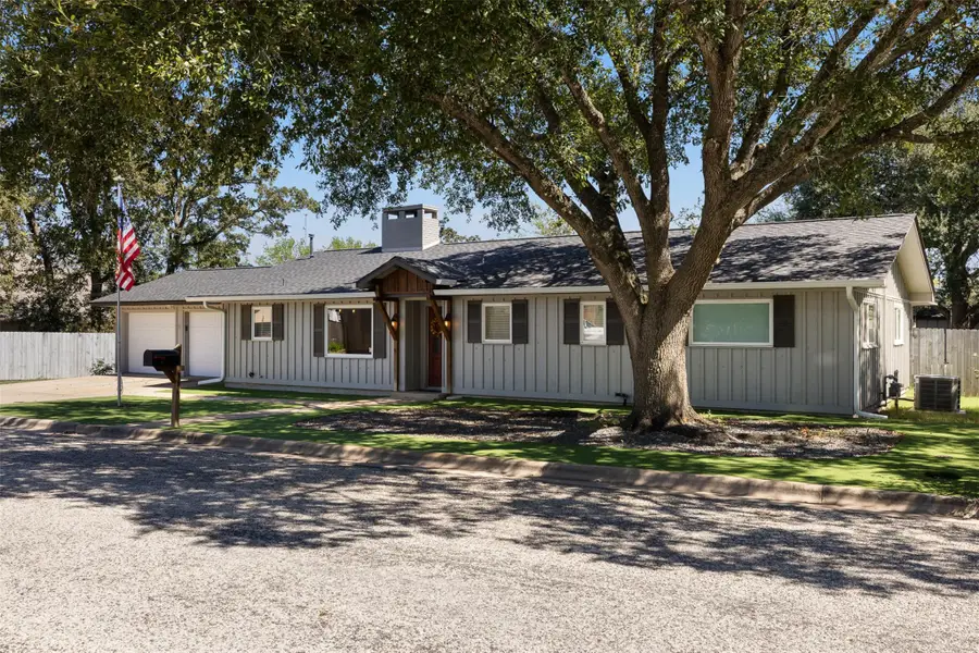364 Woodland Ave, Giddings, TX 78942 - #3