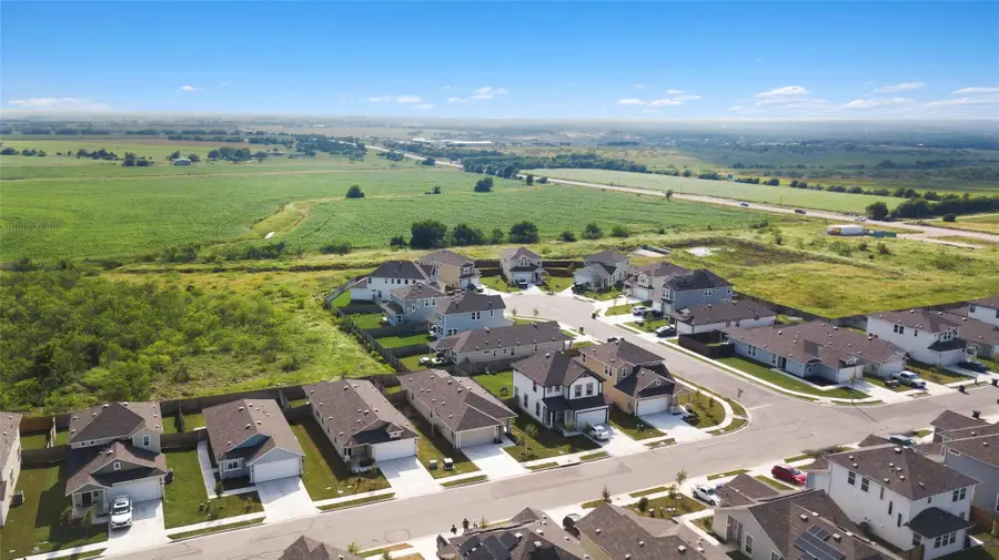 208 Blue Agate Ct, Jarrell, TX 76537 - Image #3