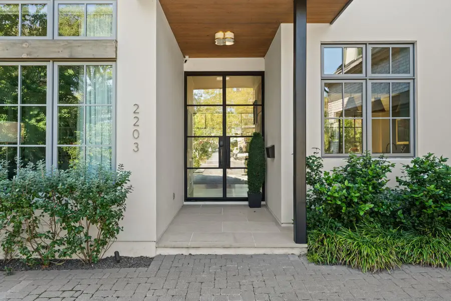 2203 Greenlee Dr, Austin, TX 78703 - Image #3