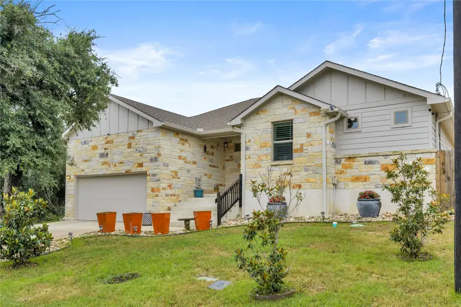511 Taylor Dr, Horseshoe Bay, TX 78657 - #2