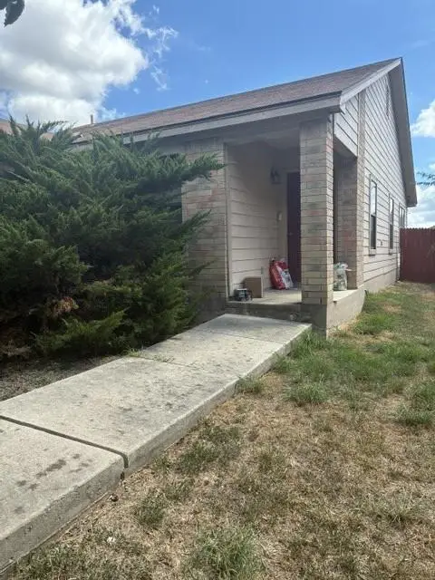 112 Azolar St, San Marcos, TX 78666 - #2