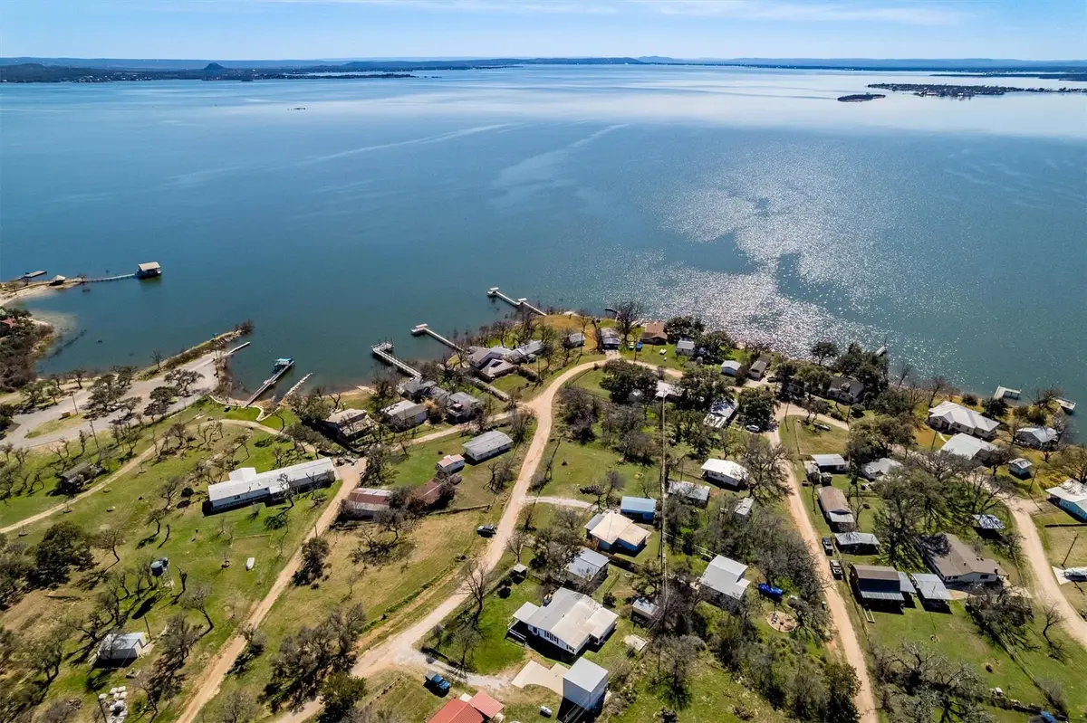 110 Lakewood Dr, Burnet, TX 78611 - #1