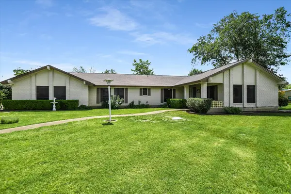 7 Brenda Ln, Round Rock, TX 78665
