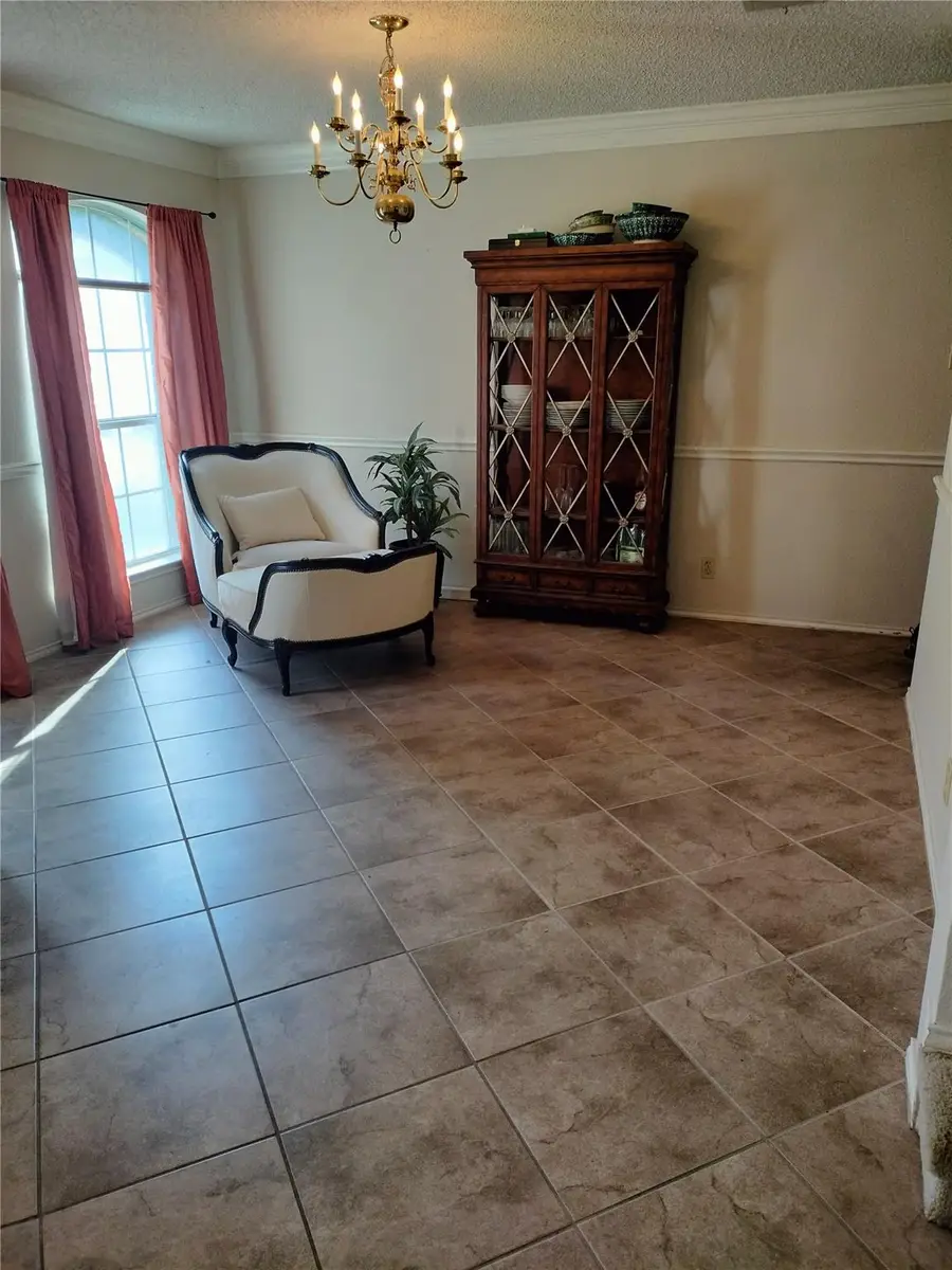 1110 Mountain View Dr, Pflugerville, TX 78660 - Image #3