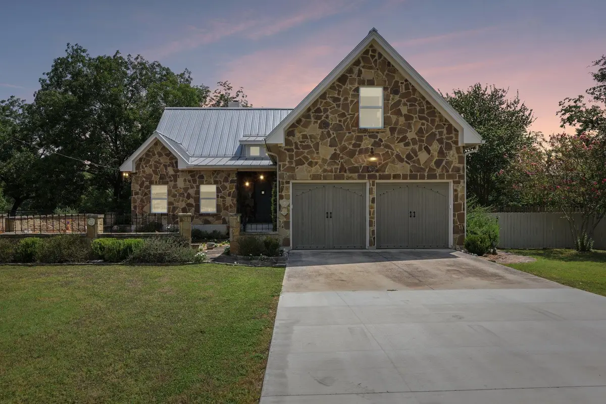 246 Blanco Dr, Wimberley, TX 78676 - #1
