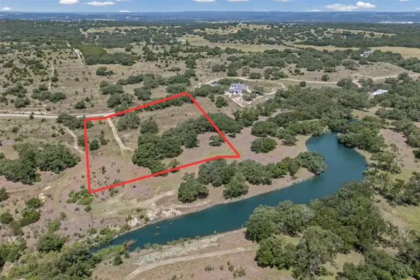 1364 N Walnut Springs Dr, Johnson City, TX 78636
