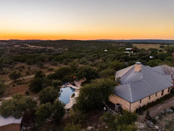 8075 Mount Sharp Rd, Wimberley, TX 78676