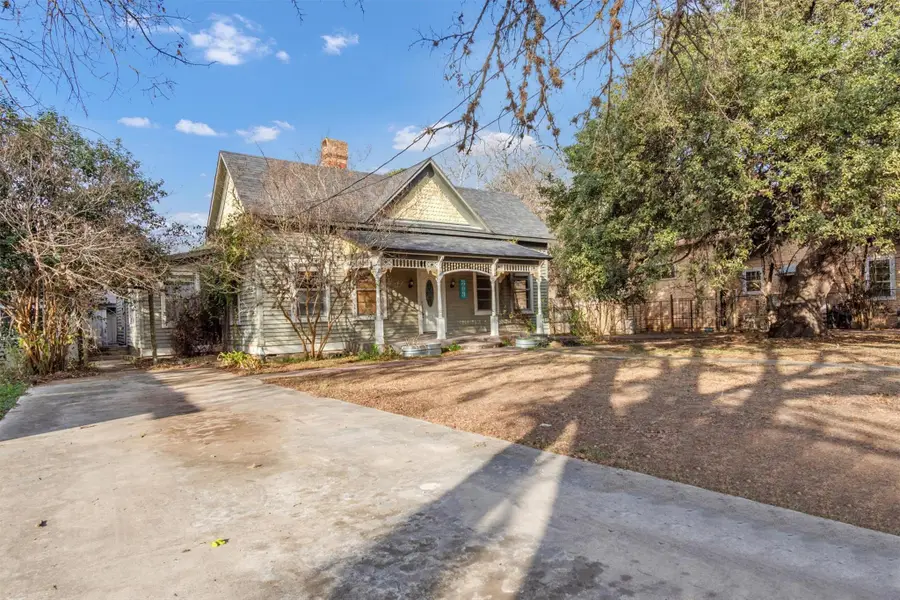 309 Bois D Arc St, Lockhart, TX 78644 - Image #2
