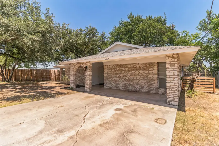 1509 Park Ln, Georgetown, TX 78628 - #2