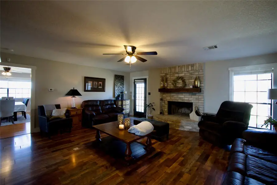 2352 Borchert Loop, Lockhart, TX 78644 - Image #3
