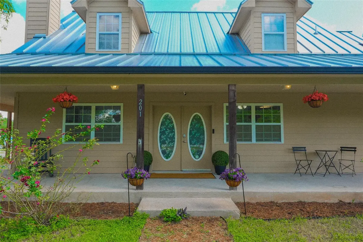 201 E Eggleston St, Manor, TX 78653 - #1