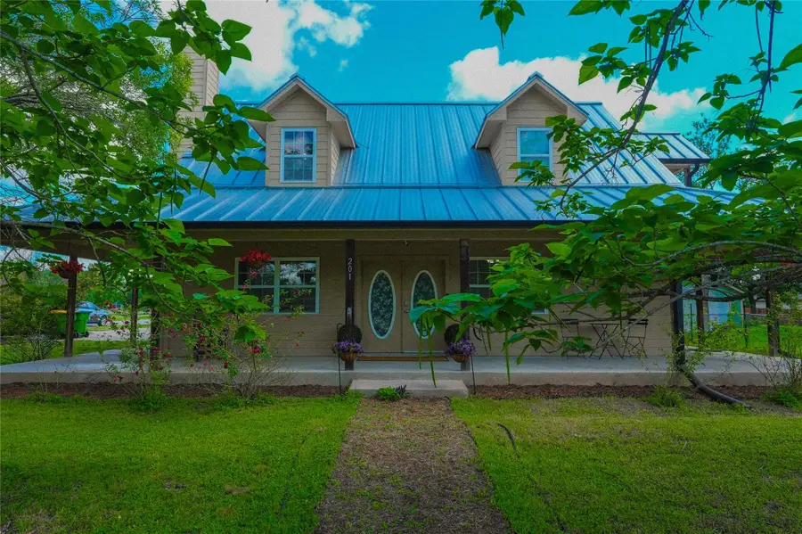 201 E Eggleston St, Manor, TX 78653 - #2