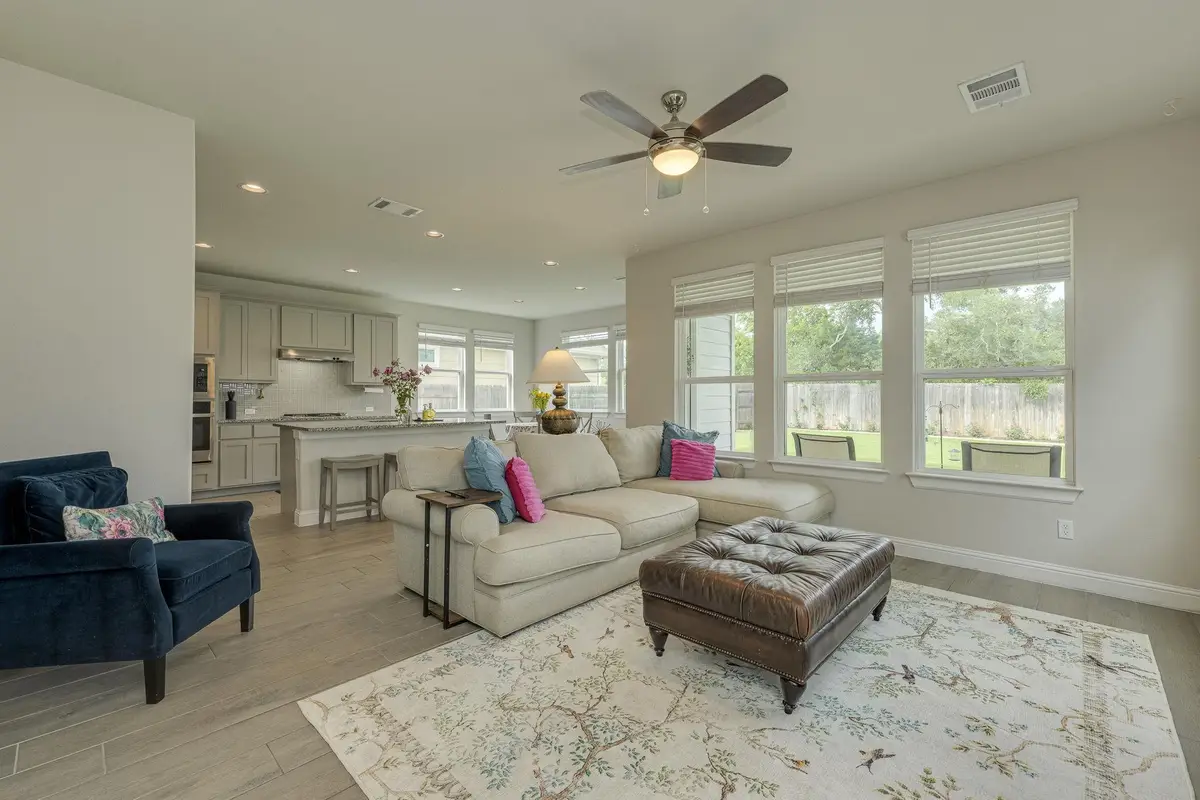 208 Stone Canyon Dr, Georgetown, TX 78628 - #1