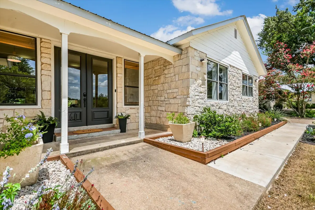 160 Donna Dr, Wimberley, TX 78676 - #1