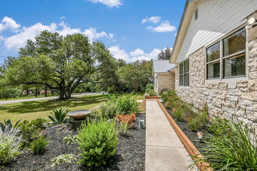 160 Donna Dr, Wimberley, TX 78676 - #3