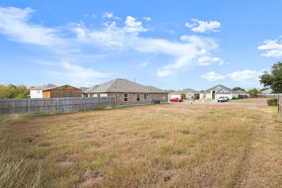406 Gettysburg Loop, Elgin, TX 78621 - Image #3