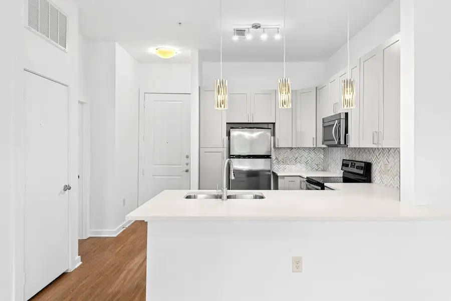 1900 Barton Springs Rd #2021, Austin, TX 78704 - #3