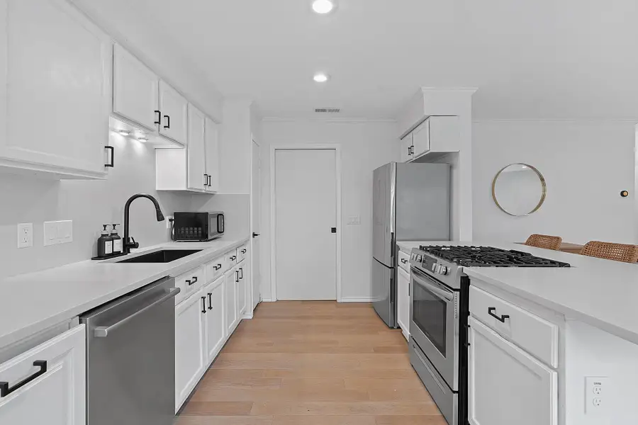 11202 Blossom Bell Dr, Austin, TX 78758 - Image #3