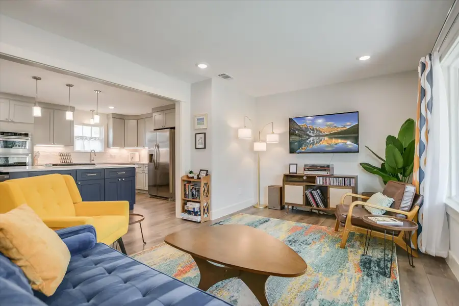 708 Avenue F, Marble Falls, TX 78654 - #2