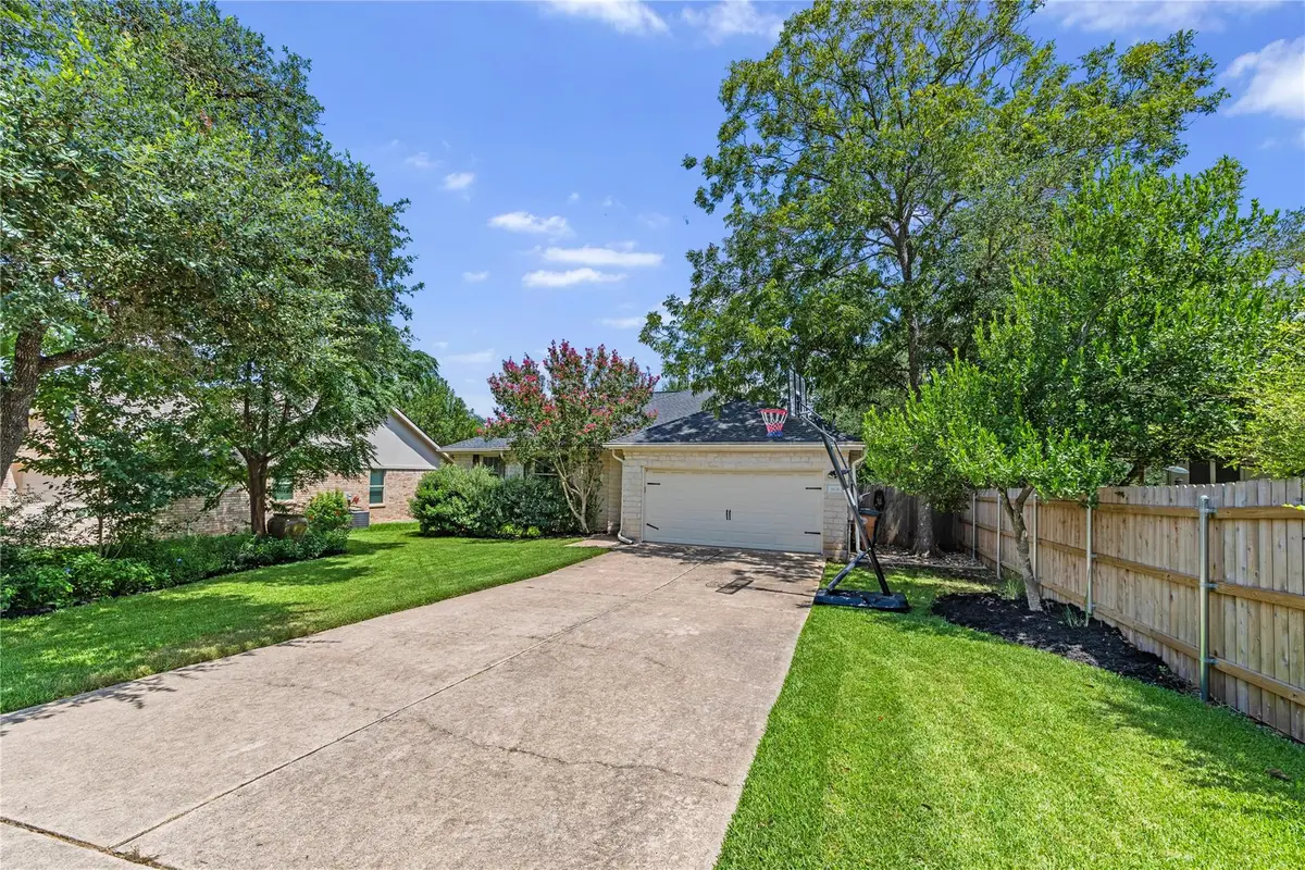 9131 Edwardson Ln, Austin, TX 78749 - #1