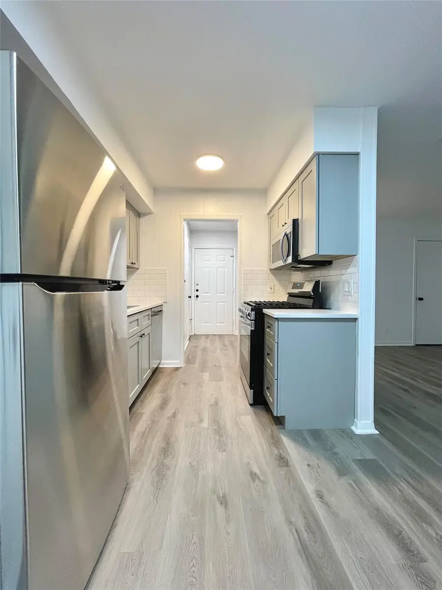 2306 Barton Village Cir, Austin, TX 78704 - #2