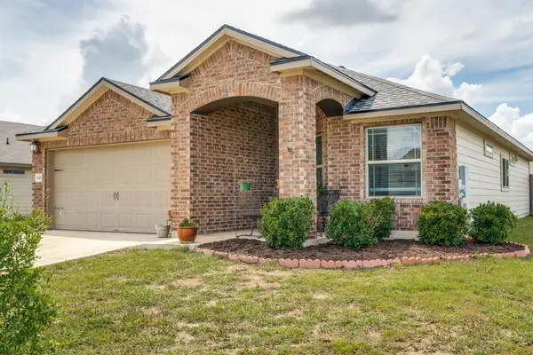 1618 Woodlands Dr, Kyle, TX 78640
