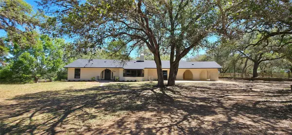 109 Cernosek Rd, La Grange, TX 78945