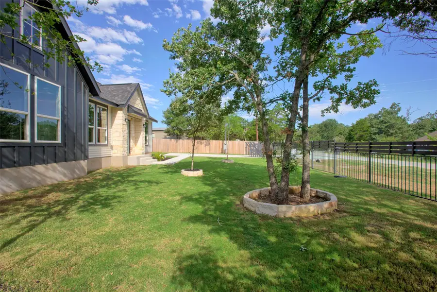 109 Creekside Dr, Bastrop, TX 78602 - Image #3