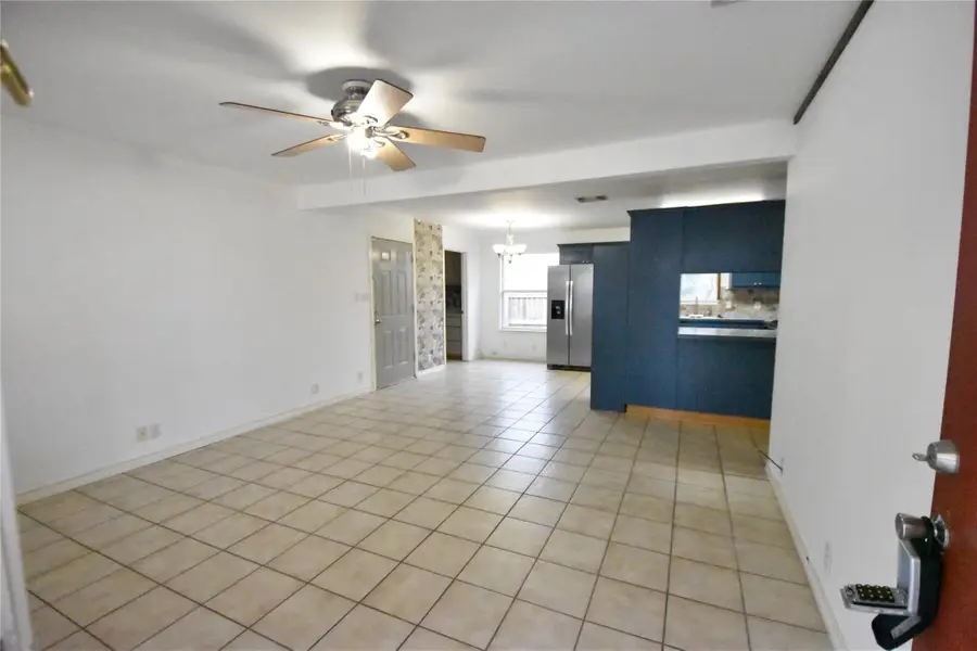 608 Wilkes St, Smithville, TX 78957 - #3