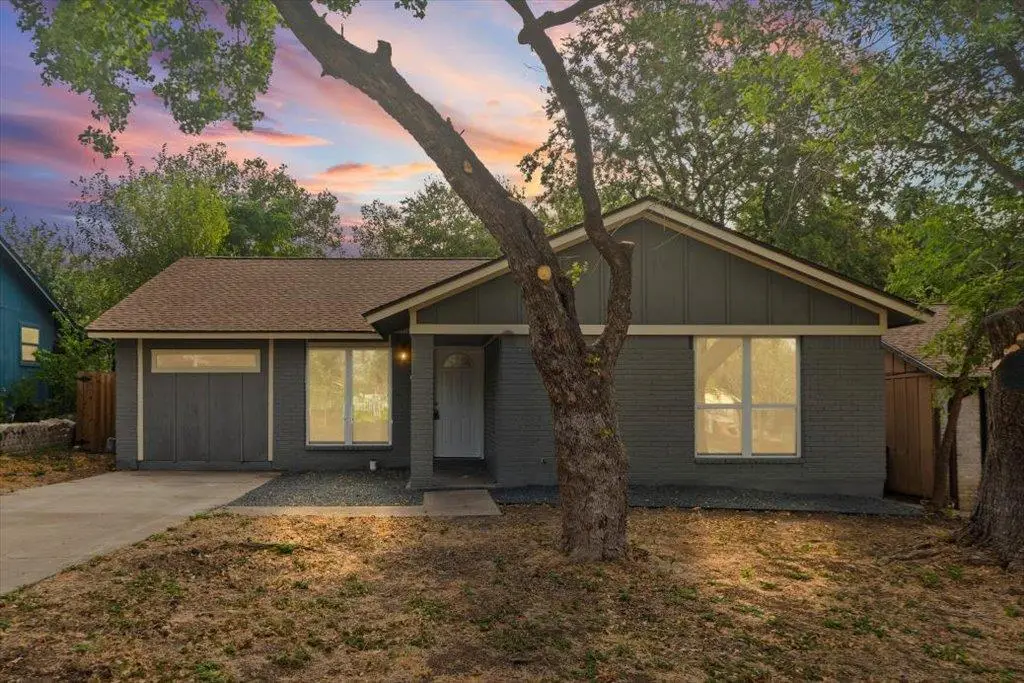 5307 Village Trl, Austin, TX 78744 - #1