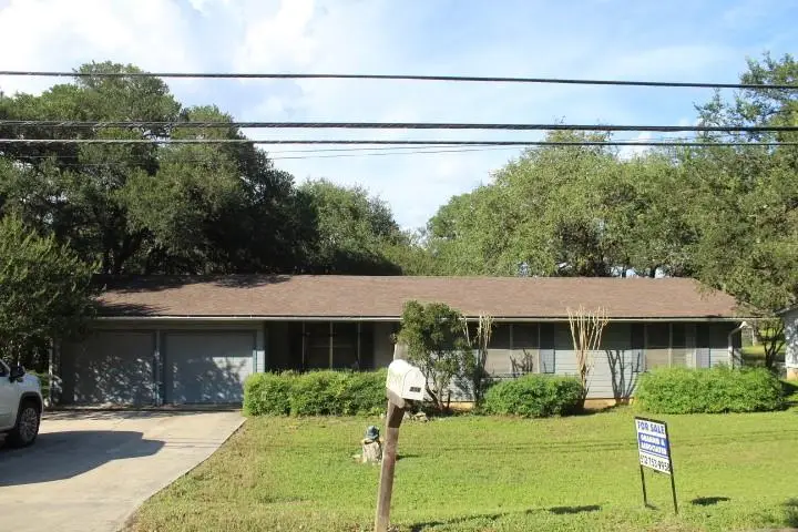 1306 Alamo St, San Marcos, TX 78666 - #2