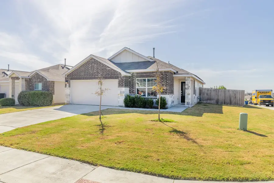 1949 Redstart, New Braunfels, TX 78130 - #2