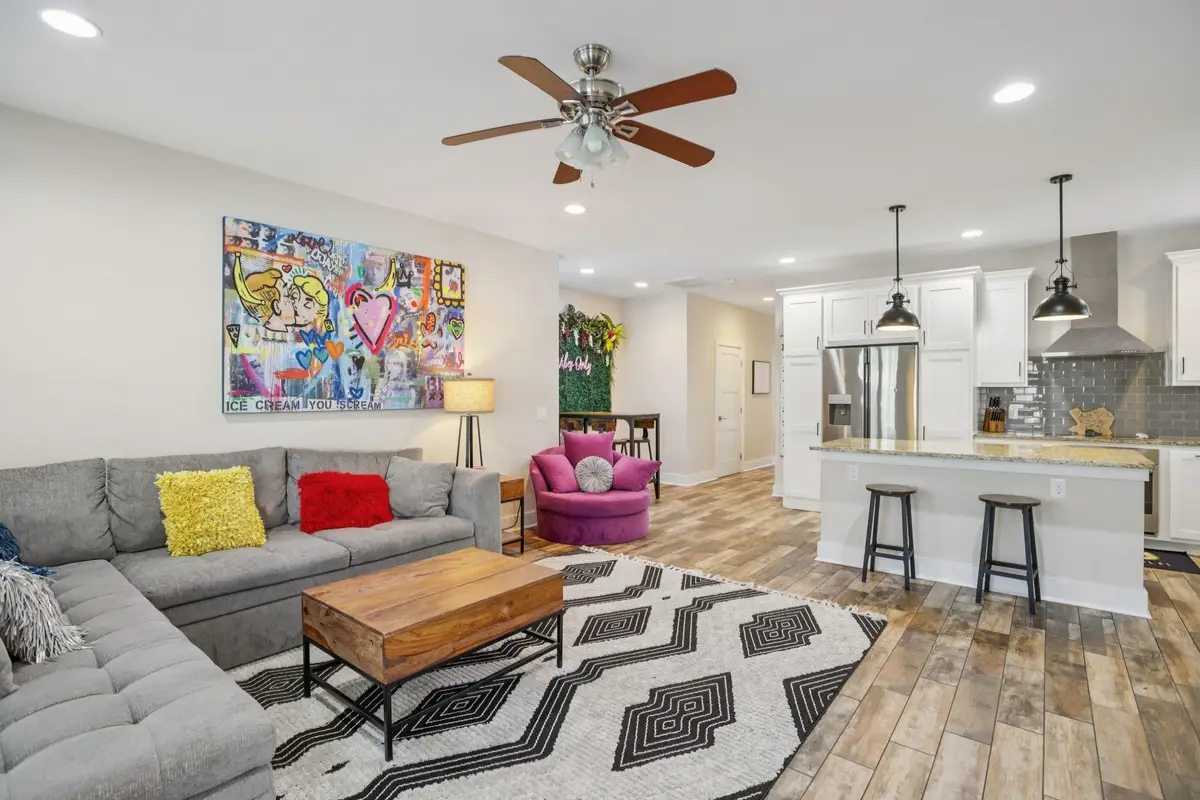 1206 Deloney St #B, Austin, TX 78721 - Image #1