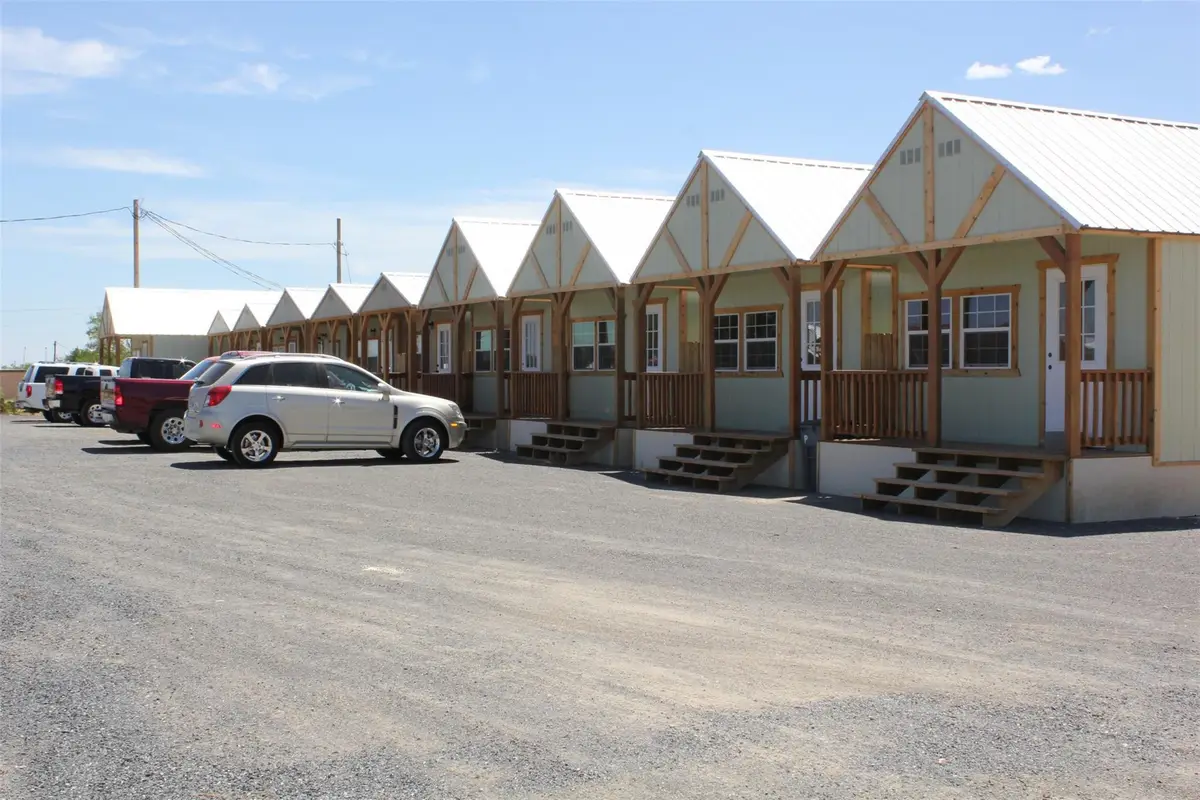 10 S Commerce St, Big Wells, TX 78830 - Image #1