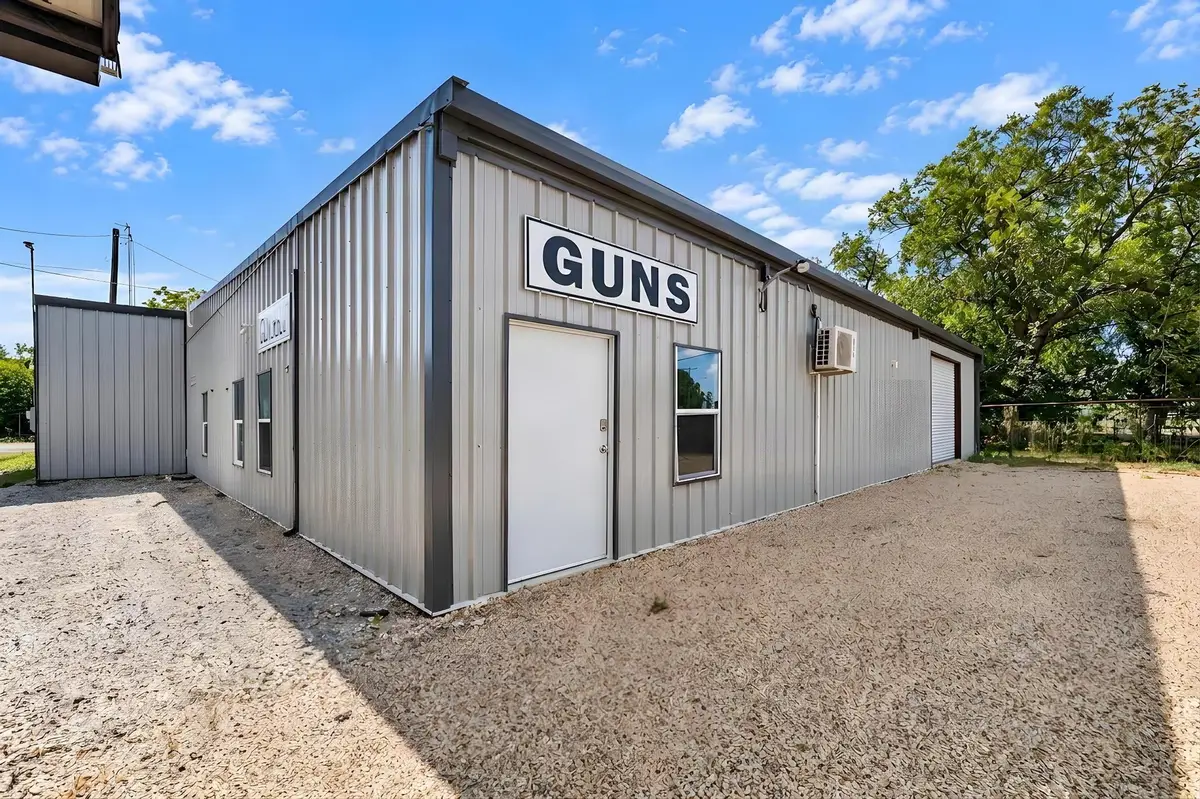308 S Dalton St, Bartlett, TX 76511 - #1