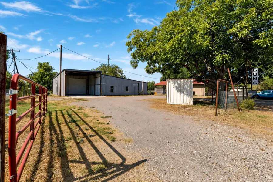 308 S Dalton St, Bartlett, TX 76511 - #2