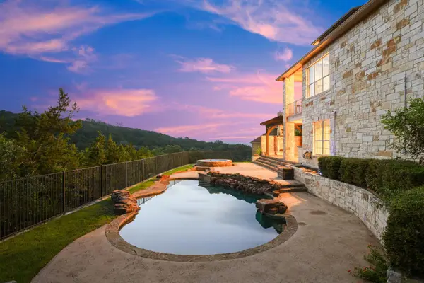 121 Burgess Ln, Austin, TX 78738