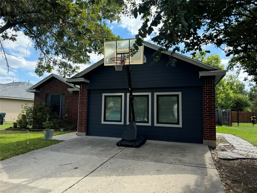 291 Brian Ln, Kyle, TX 78640 - #2